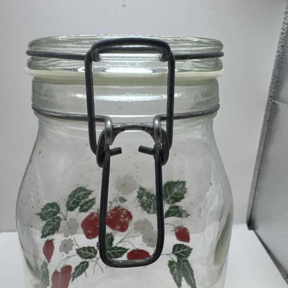 2 Carlton Glass Jar Canister 10” & 9” Bail Lid Strawberries 2 L 1.5 L USA - Picture 6 of 16